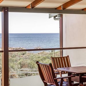 Two-Bedroom Apartment Oceanview U or Stairs